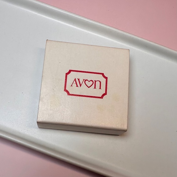 Vintage Avon “Heart Logo” Gold-Tone Representative Pin With Box - Picture 3 of 4